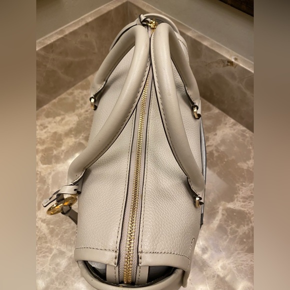 Michael Kors. New with tag. Michael Kors Carine Light Sand Medium Satchel - Picture 14 of 16